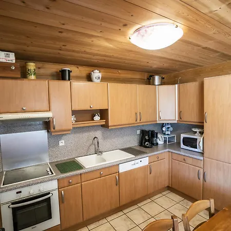 Apartment Spacieux A - 3 Chambres, 9 Personnes, Parking Dispo - Fr-1-676-124 *