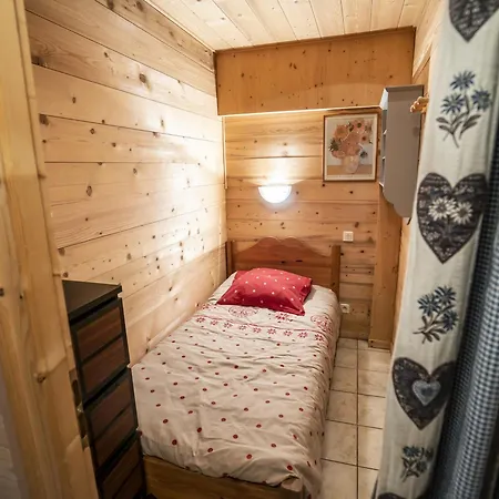 4p Pour 9 Personnes, Terrasse, A 900m Du Centre De Chatel, Proche Navettes - Fr-1-676-124
